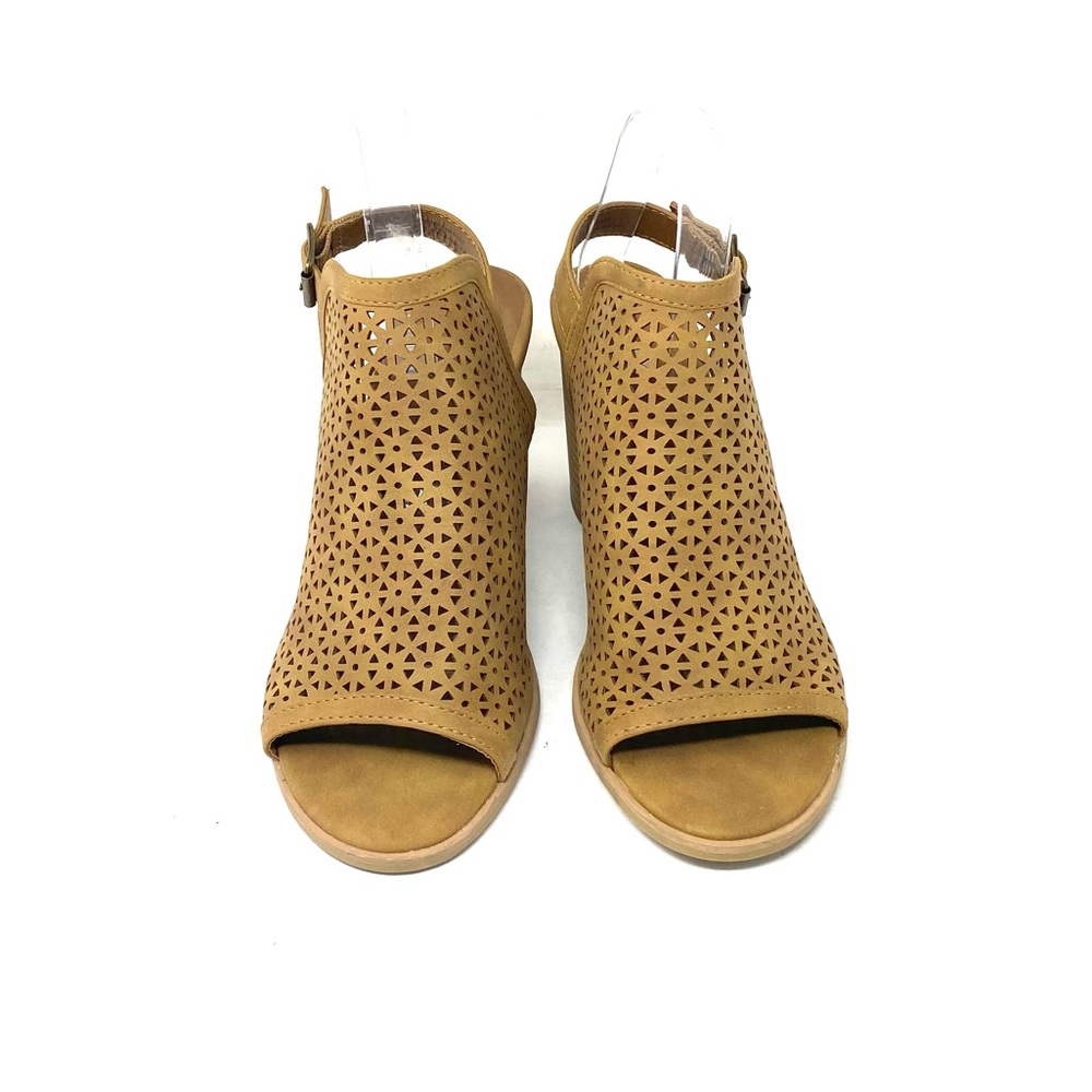 Universal Thread Sandals - Picture 2 of 7